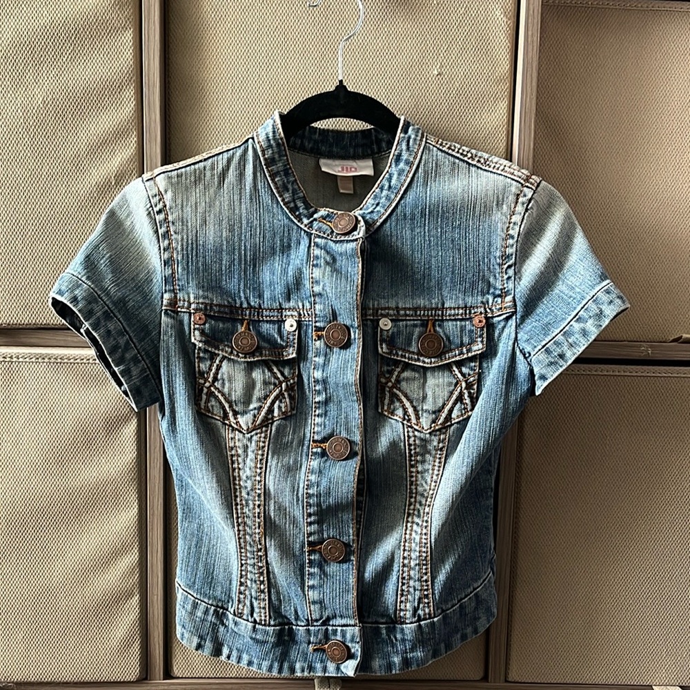 Jennifer Lopez Blue Denim Jean Jacket with Classic Stitching